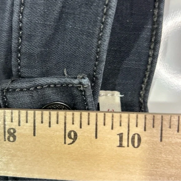 Levi’s 311 Shaping Skinny Jeans Women’s Juniors 29 Black Wash Logo - Picture 12 of 16